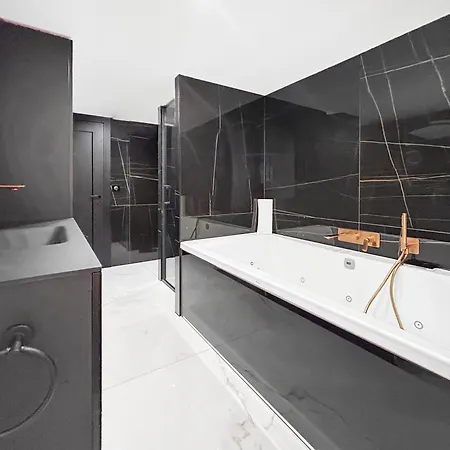 Grand T4 Luxe, Spa, Cheminée Baby-foot, Jardin * Aix-les-Bains