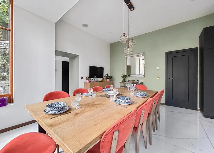 Grand T4 Luxe, Spa, Cheminee Baby-foot, Jardin * Aix-les-Bains