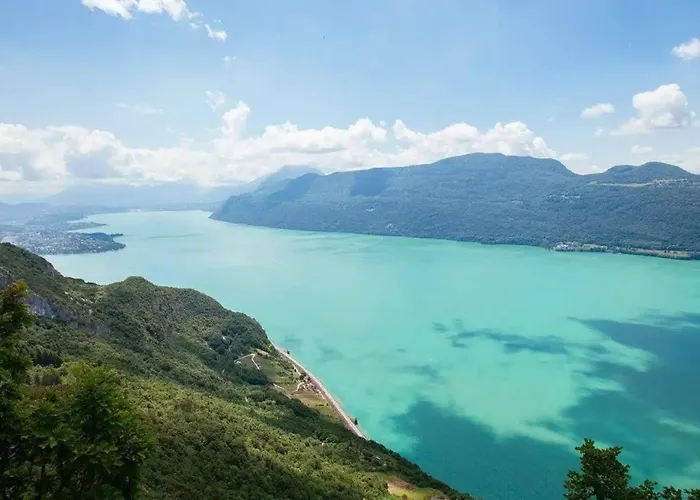 Grand T4 Luxe, Spa, Cheminee Baby-foot, Jardin * Aix-les-Bains