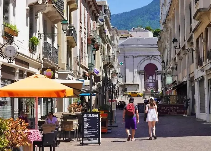 Grand T4 Luxe, Spa, Cheminee Baby-foot, Jardin Aix-les-Bains